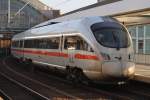 Hier 605 507-4  rhus  als ICE381 von rhus H nach Berlin Ostbahnhof mit 605 005-8  Ostseebad Heringsdorf  als ICE38 von Kbenhavn H nach Berlin Ostbahnhof, bei der Einfahrt am 29.10.2011 in Berlin Ostbahnhof.