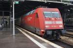 Hier 101 140-2 mit IC2243 von Bad Bentheim nach Berlin Ostbahnhof, bei der Ausfahrt am 18.5.2013 aus Berlin Ostbahnhof, in Richtung Berlin Rummelsburg.