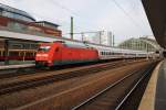 Hier 101 143-6 mit IC2242 von Berlin Ostbahnhof nach Osnabrück Hbf., bei der Ausfahrt am 28.6.2014 aus Berlin Ostbahnhof.