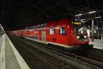 RE1 (RE3132) von Berlin Ostbahnhof nach Magdeburg Hauptbahnhof wartet am 11.2.2017 im Startbahnhof auf Abfahrt.