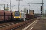 Hier 263 007-6 mit einem Gterzug, bei der Durchfahrt am 27.4.2013 durch Berlin Schnefeld Flughafen, in Richtung Wnsdorf-Waldstadt.