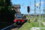 Einfahrt eines 480er Halbzuges als S8 nach Zeuthen in Birkenwerder.