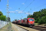 In Berlin Hohen Neuendorf West konnte ich endlich mein erstes DB Vectron Doppel ablichten. Hier fahren 193 319 und 193 308 durch Hohen Neuendorf West gen Henningsdorf.

Hohen Neuendorf West 23.07.2018