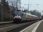 182 572 kam am 14.3.15 mit dem AKE99 Rheingold Zug nach Eisenach mit ca 25 Minuten Verspätung in den Bahnhof Bonn Beuel eingefahren.
