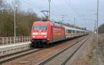 Der IC 2207, welcher von berlin aus nach Mnchen fhrt, war am 05.01.12 mit je einer Werbelok an jedem Ende bespannt. Hier zieht 101 001 ihren Zug durch Burgkemnitz Richtung Leipzig...