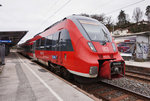 442 274 als RE 4810 (Bad Staffelstein - Sonneberg (Thür) Hbf), am 20.3.2016 beim Halt in Coburg.