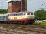 1.6.2014 Dampftage Darmstadt (Kanichenstein) Zubringerzug der Festgäste von HBF Zum Festgelände 218 105-5 TEE farbe