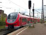 633 112 als RE 57 nach Brilon mit Zugteil nach Winterberg in Dortmund Hbf, 23.04.2023