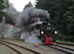 99 5901 und 99 5902 ziehen nach der Ankunft des Regelzuges P8940 vom Brocken den Traditionszug P8991 (Wernigerode - Brocken) aus dem Bahnhof von Drei Annen Hohne raus.