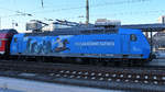 Die Elektrolokomotive 146 013-8 Anfang April 2018 auf dem Hauptbahnhof in Dresden.