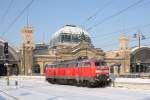 Eine 218 sieht man in Dresden selten, umso erstaunter war ich, als ein CNL mit mehrstndiger Versptung von 218 832-4 in den Hauptbahnhof gezogen wurde.