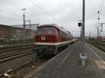 232 088-5 steht am 18.03.2014 in Düsseldorfer HBF auf dem Abstellgleis mit ein paar Flachwagen der DB für Bauarbeiten.