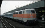 111145 vor Nahverkehrszug nach Münster hier am 13.5.1995 um 9.30 Uhr in Essen HBF.