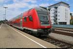 DABpbzfa mit Schublok 218 443-0 der DB ZugBus Regionalverkehr Alb-Bodensee GmbH (RAB) (DB Regio Baden-Württemberg) als verspäteter RE 4218 von Lindau Hbf nach Stuttgart Hbf verlässt den