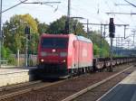 Gterzug mit der E-Lok 185 165-8  im Bahnhof Frstenwalde