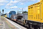 Blick auf den 4 Achsigen Schwerlastwagen welcher von 203 311 gezogen wurde. Hinter dem Schwerlastwagen befand sich noch ein Begleitwagen sowie ein Gerätewagen. 

Großkorbetha 10.08.2021