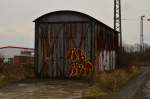 Ehemalige Lokgarage fr eine Rangierlok. Meistens standen da eine der Kfbaureihen darin um gegen Wind und Wetter geschtzt zu sein. Dieser Schuppen steht in Guntersblum ungenutzt herum. 18.3.2013