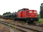 BR 345 119 1 steht mit einer bergabe im Bahnhof von Hagenow Stadt am 18.06.2007