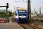 648 874 (Alstom Coradia LINT) von Transdev Sachsen-Anhalt (HarzElbeExpress) als HEX80565 (HEX 47) von Bernburg erreicht seinen Endbahnhof Halle(Saale)Hbf auf Gleis 1a.