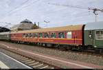 Blick auf einen MITROPA-Speisewagen der Gattung  WRm 130.1  (75 80 88 85 003-0 D-DME) der Dampf-Plus GmbH, der im SDZ 56744 von Naumburg(Saale)Hbf nach Warnemünde mit 18 201 der Dampf-Plus GmbH