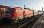 101 007-3 verlässt am 28.1.2017 mit dem EC179 nach Praha hl.n. den Bahnhof Hamburg-Altona.