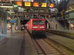 112 177-1 mit einem Regionalexpress im Hamburger Hauptbahnhof kurz nach der ankunft aus Kiel am 16.09.09 um 15:43