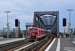 Ein Zug der Baureihe 474 erreicht den Haltepunkt Elbbrücken.

Hamburg 26.07.2021