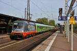 Hectorrail/Flixtrain 242.517 (182 517) mit dem Locomore im Flixtrain Design am 27.04.18 in Hanau Hbf 