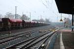 Morgenstimmung am 29.12.18 mit beleuchteten Weichenlaternen in Hanau Hbf Südseite vom Bahnsteig aus fotografiert