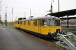 DB Netz Gleissmesszug 725 002-9 am 12.12.20 in Hanau Hbf von einen Bahnsteig aus gemacht