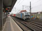 193 801-8 mit Containerzug in Fahrtrichtung Seelze.