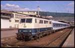 Interregio 1674 nach Kassel stand am 25.5.1990 um 17.47 Uhr mit Zuglok 111101 abfahrbereit im HBF Heidelberg.