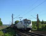 ELL 193 831 im Einsatz für SETG mit einem Knick-Kesselwagenzug am 04.06.2015 bei Himmelstadt Richtung Gemünden 