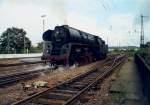 Auch die Ulmer 01 519 war zu den Plandampftage im Oktober 2000 in Rheinland Pfalz mit dabei.Sie fuhr planmig zwischen Kaiserslautern und Neustadt/Weinstr.Auf dem Bild ist die Lok beim Umsetzen in