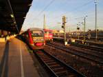 642 680 und die 181 211-4  Lorraineလ schauen sich am Hauptbahnhof gemeinsam den Sonnenuntergang an.