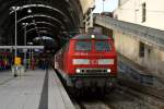 218 105-5 am 28.09.2008 mit einem RE nach Bad Kleinen im Kieler Hauptbahnhof.