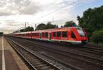 620 002-5 und 620 518-0 erreichen am 4.7.2017 als RE22 (RE11300)  Eifel-Express  von Gerolstein den Bahnhof Köln Messe/Deutz.