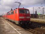 Br 111 bei der durchfahrt durch den Bahnhof Kln Messe Deutz am 18.2.10