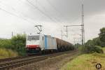 Railpool 185 636-8 mit einem Kesselzug am 08.08.2013 in Porz-Wahn.