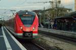 Der 1440 808-2 führt einen S8 Zug nach Mönchengladbach, auch dieser Zug ist aus betrieblichen Gründen verspätet unterwegs....was bei windigen und teils regnerischem Wetter die