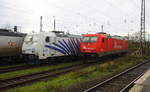 185 606-1 von Rhein-Cargo steht abgestellt in Krefeld-Hbf.