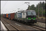 ELL 193237 mit seitlichem Aufkleber der Wiener Lokalbahn kam am 6.9.2016 um 11.05 Uhr mit einem Containerzug in Richtung Norden fahrend durch den Bahnhof Kreiensen.