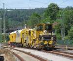 Ein Bauzug der BahnbauGruppe steht am 16.