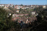 Über den Dächern der Altstadt - 

... von Laufenburg (CH) steht eine Talent-Doppeltraktion im Bahnhof Laufenburg (Baden). Blick von der Burg.

23.03.2022 (M)