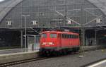 Nachdem der Rangierstachel die beiden IC-Wagen übernommen hatte wartet 115 459 am 13.10.15 auf die Freigabe zur Rangierfahrt ins Vorfeld des Leipziger Hauptbahnhofes.