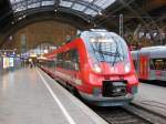 442 117 glänzt in Leipzig Hbf vor sich hin - auf dem Weg als RE50 nach Dresden.
14.04.2013