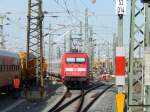 Baustellengleisvorfeld ist der Titel des Bildes: 101 003 drängelt sich durch das Baustellengleisvorfeld des Leipziger Hbf's, der nach und nach umgebaut wird. 12.04.2015