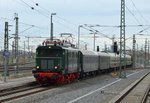E44 044 / 144 044-5 mit dem Pendel Sonderzug 160 Jahre Eisenbahnstrecke Leipzig - Großkorbetha Einfahrt in Leipzig Hbf 16.04.2016