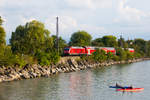 245 035 mit dem IRE nach Stuttgart auf dem Bahndamm Lindau.