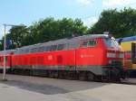 218 405-5 mit RB nach Dannenberg-Ost und Metronom am Westbahnhof Lneburg, 19.5.12, eigentlich fhrt der RB von Kiel nach Neumnster.